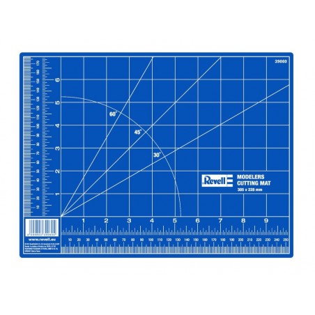 REVELL CUTTING MAT (305 x 228 mm) 39060