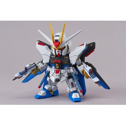 SD STRIKE FREEDOM GUNDAM (EX STANDARD) - by Bandai