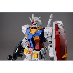 PG UNLEASHED RX-78-2 GUNDAM 1/60 by Bandai