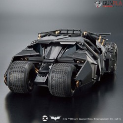 BATMOBILE (BATMAN BEGINS Ver.) 1/35 - Bandai